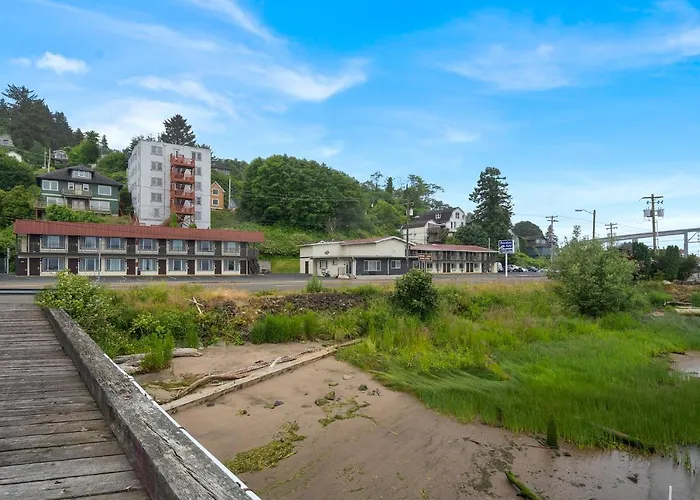 Astoria Rivershore Motel