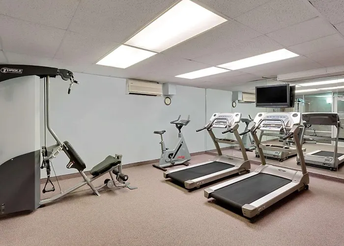 Ramada By Wyndham Mitchell Hotel & Conference Center