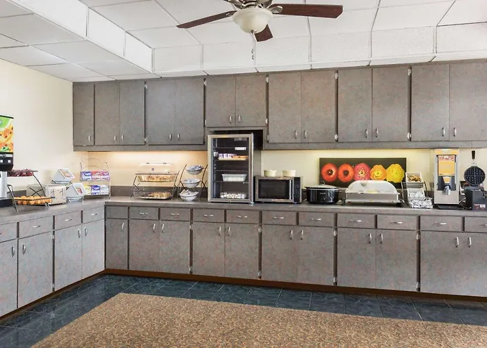 Baymont By Wyndham Fayetteville