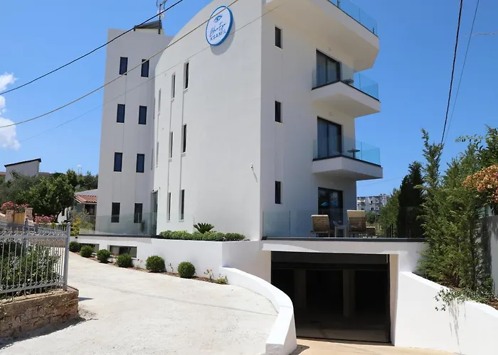 Ksamil Hotels