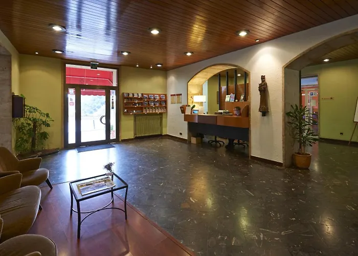 Montserrat Hotels