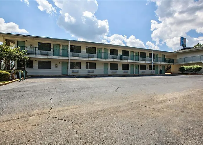 Luxury Inn By Oyo Albany