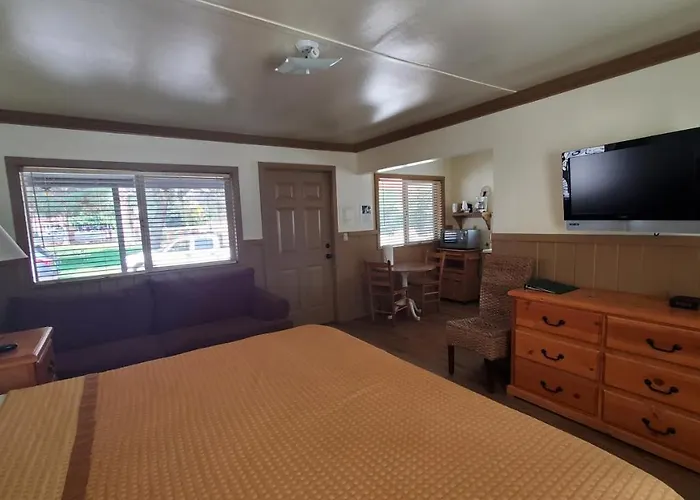 Kernville Hotels