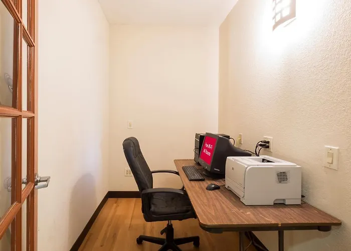 Red Roof Inn & Suites Dover Downtown