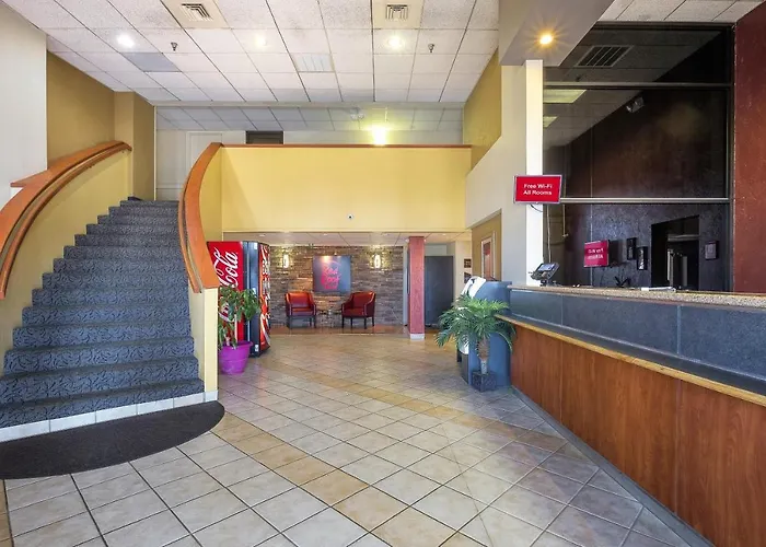 Red Roof Inn & Suites Cleveland - Elyria