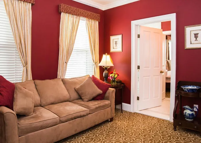 Almondy Inn Bed & Breakfast Newport