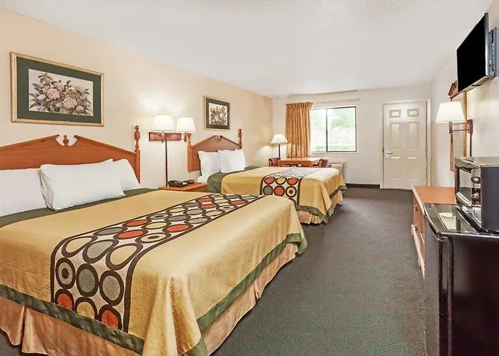 Super 8 By Wyndham Arlington East Hotel