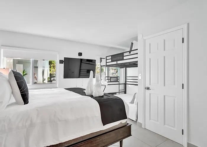 Bright Beachside Getaway Pompano Beach