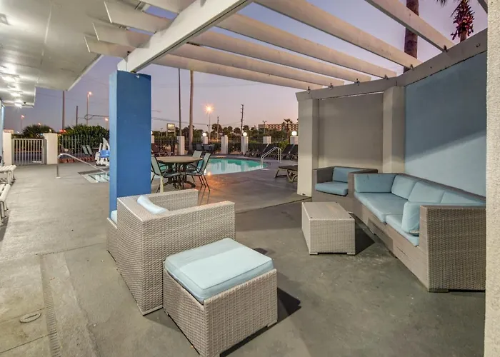 Emerald Coast Inn & Suites Fort Walton Beach