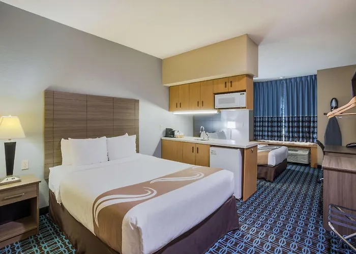 Sonesta Essential Hotels & Suites Kansas City Blue Springs
