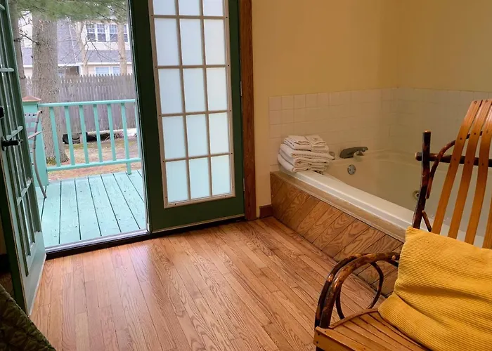 Gordon Beach Inn Union Pier