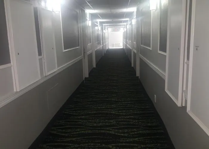 Regency Inn & Suites Pensacola