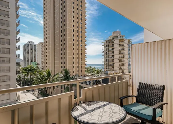 Seashore 93 Honolulu