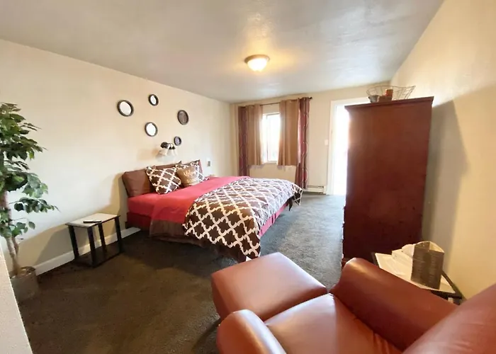 Roundtop Mountain Vista - Cabins And Motel Thermopolis