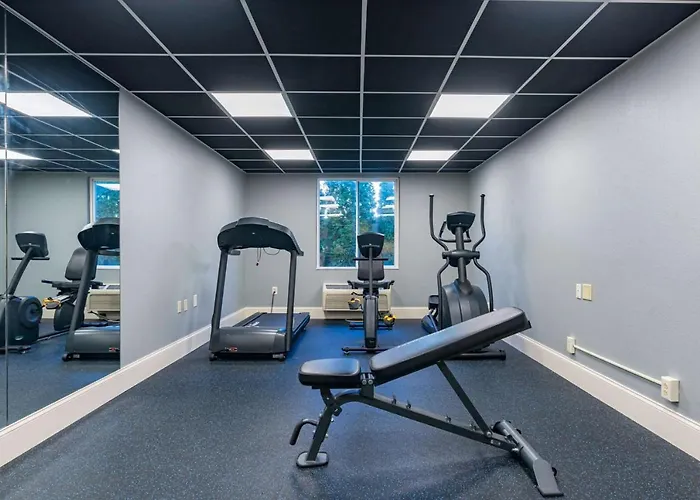 Days Inn By Wyndham Hartford/Closest Downtown