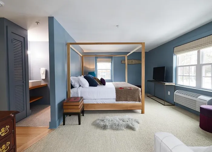 Shelter Harbor Inn Westerly