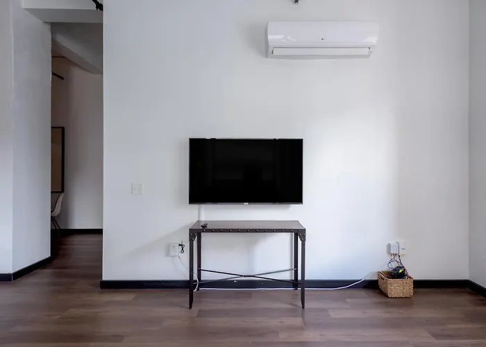 Mint House Detroit - Times Square Aparthotel