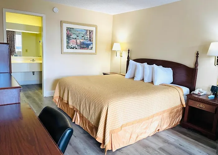 Relax Inn Perry National Fairgrounds Area I-75