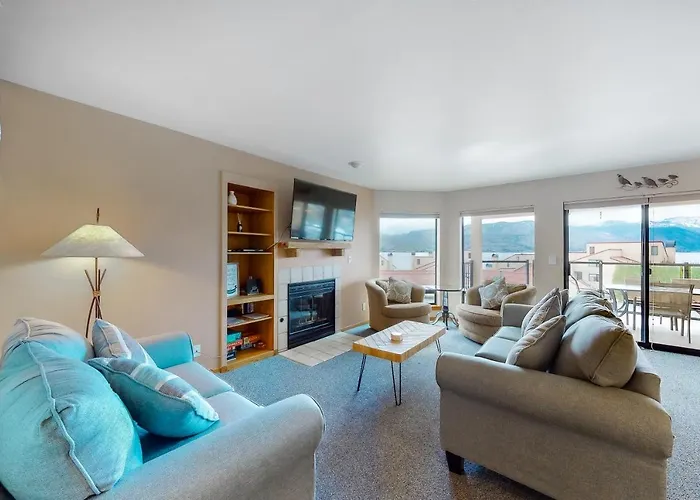 Lake Chelan Shores Shore Serenity 19-3