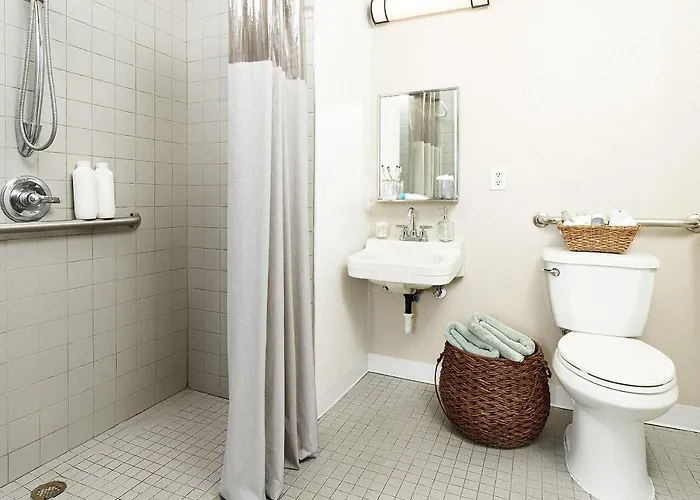 Intown Suites Extended Stay Arlington Tx - Oak Village