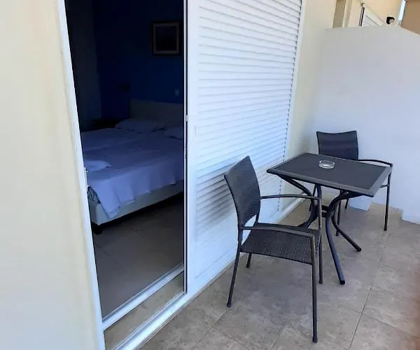 Porto Rafti Hotels