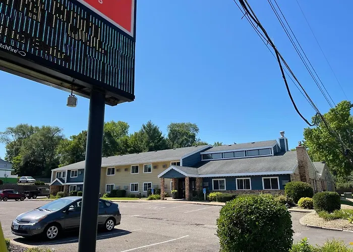 Nichols Inn & Suites Hastings