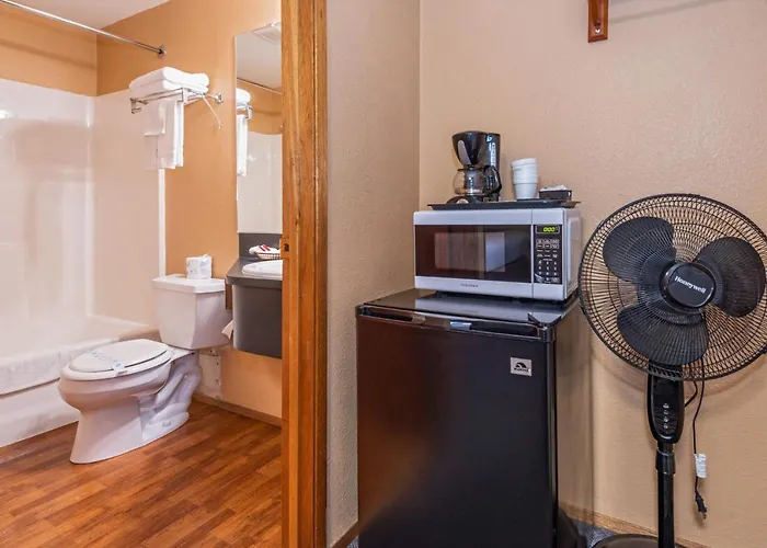 Far West Motel Forks