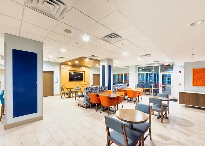 Holiday Inn Express & Suites - Harrisonburg University Area By Ihg