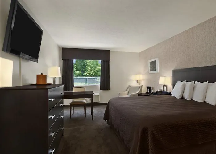 Travelodge By Wyndham Hubbard Oh