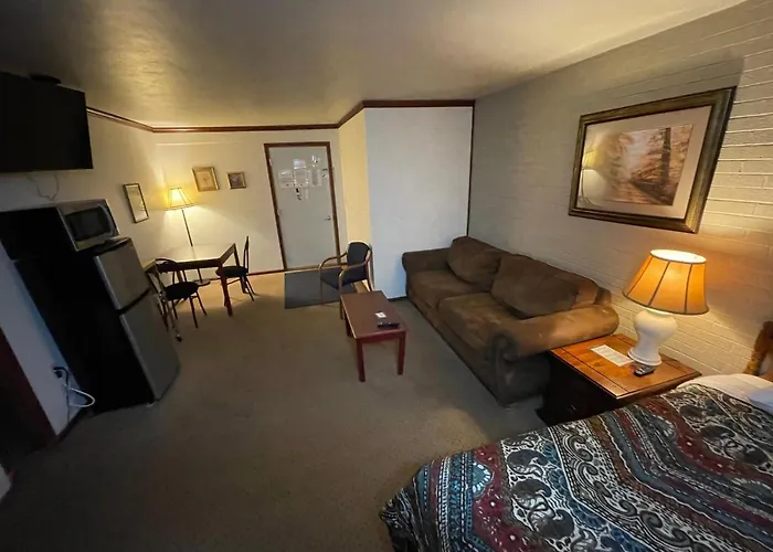 Highland Court Motel Fairmont