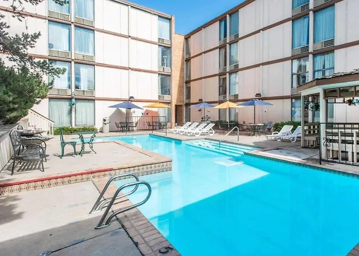 Rodeway Inn And Suites Boulder Broker