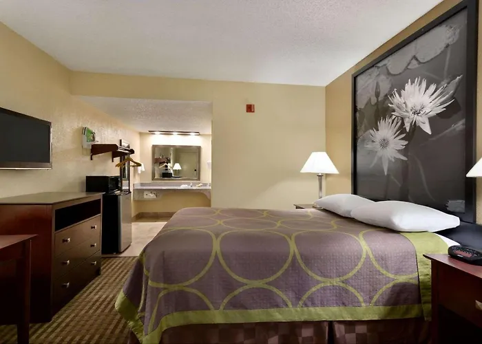 Super 8 By Wyndham Ruston Motel