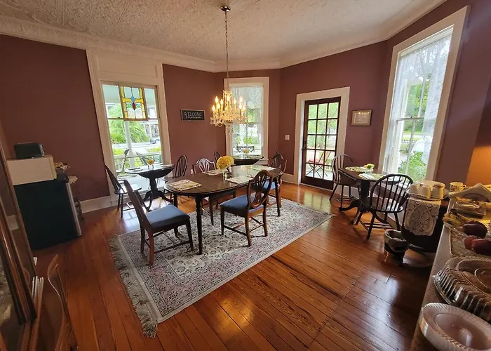 The Camellia Rose Inn- King Room Stardust Gainesville