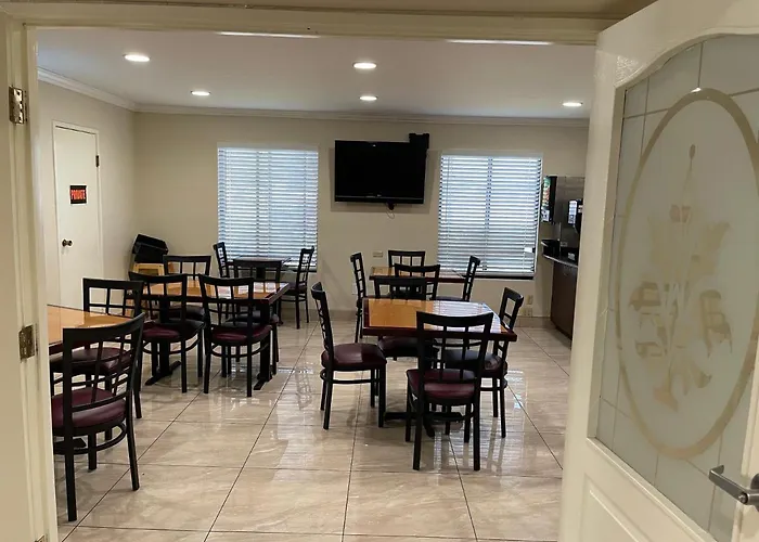 Days Inn By Wyndham Indio