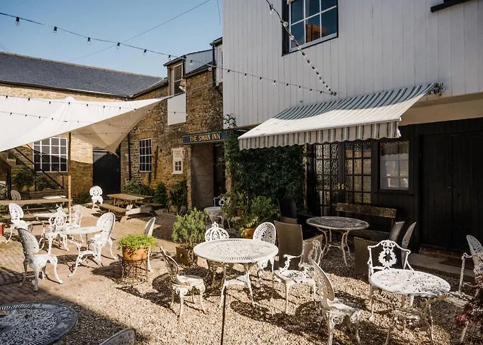 Crewkerne Hotels