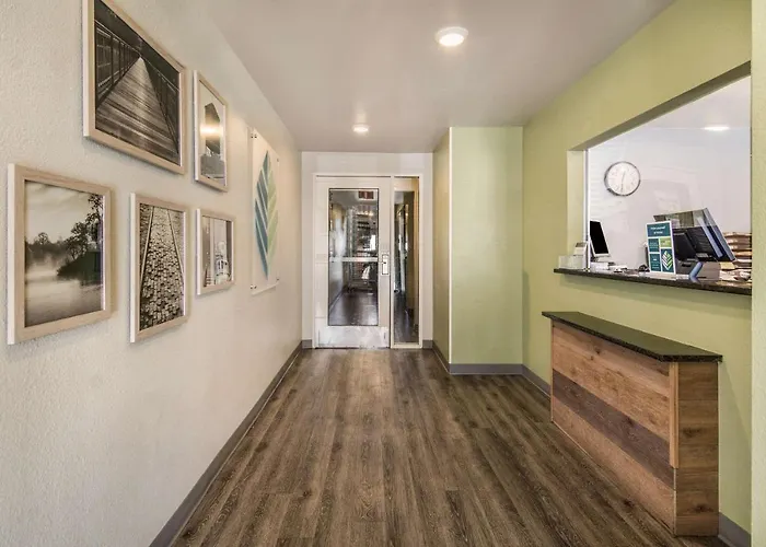 Woodspring Suites Denton