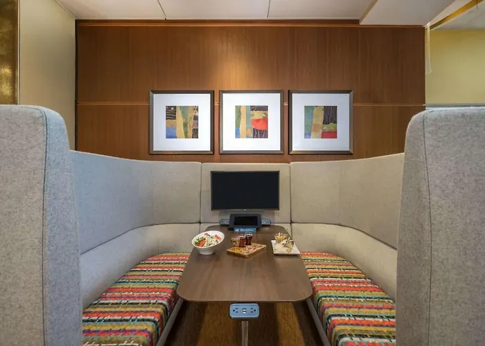 Sonesta Milwaukee West Wauwatosa Hotel