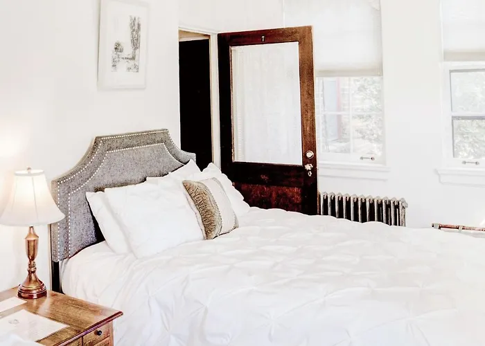 Oddfellow Inn & Farm Helena