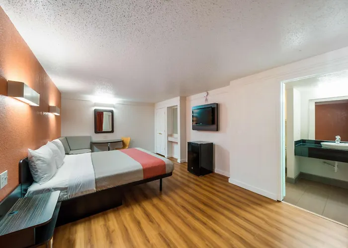 Motel 6-Dallas, Tx - Farmers Branch