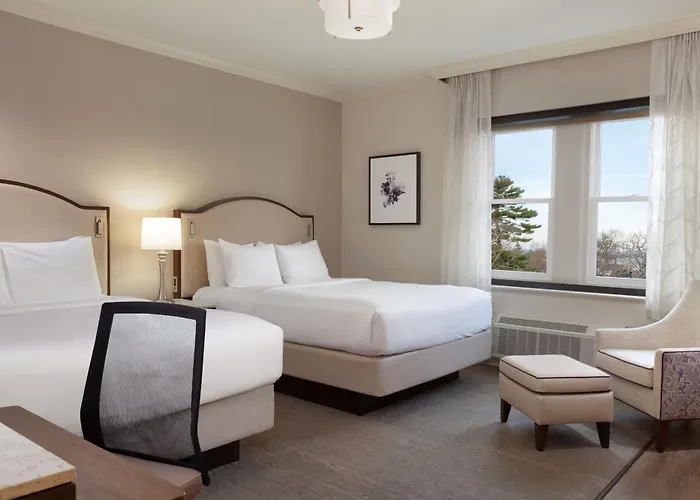 The Albion Summit Hotel