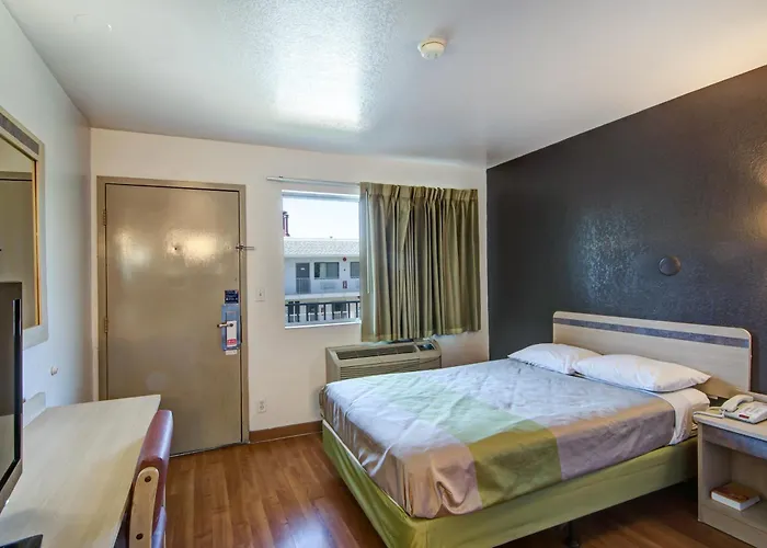 Studio 6-Grand Prairie, Tx