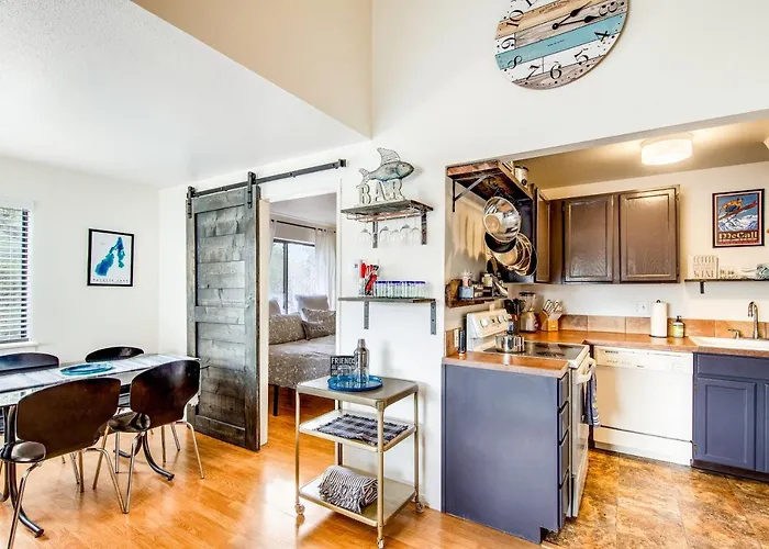 Washington Street Getaway Apartment McCall