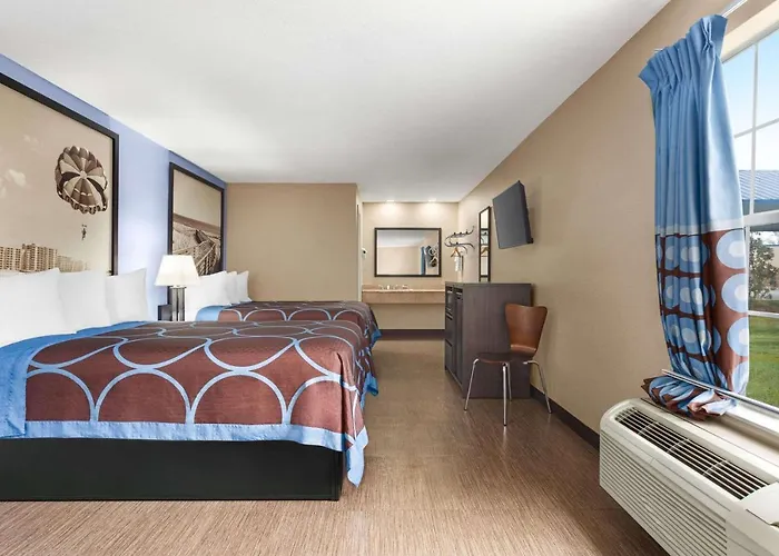 Super 8 By Wyndham Foley Motel