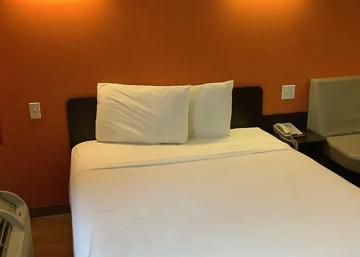 Motel 6-Carlsbad, Ca - Village