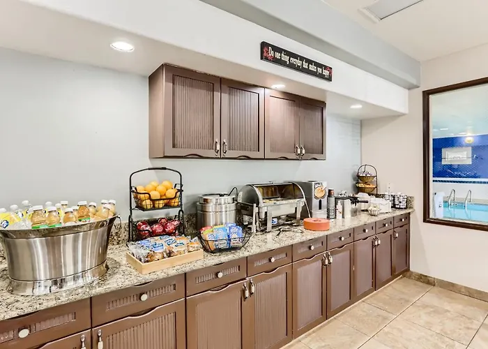 Baymont By Wyndham Loveland - Fort Collins Area