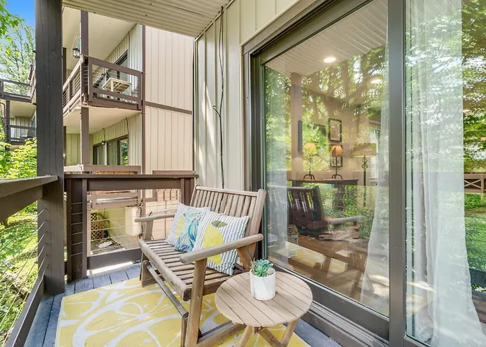 Upper Holiday H132 Beech Mountain