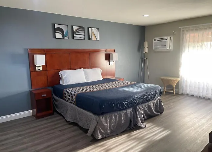 Bel Air Motor Hotel Tustin