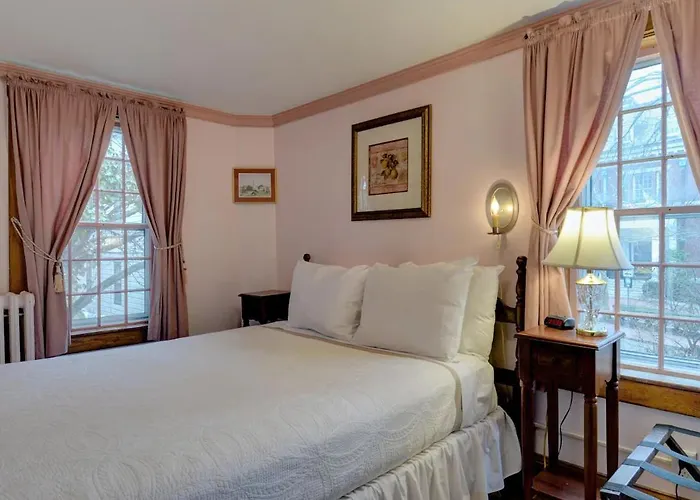 Melville House Newport