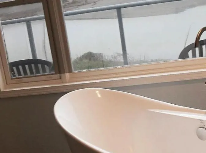 Hotel Breakers Gualala