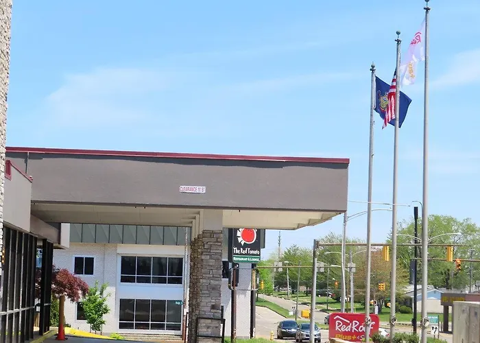 Red Roof Plus+ & Suites Erie